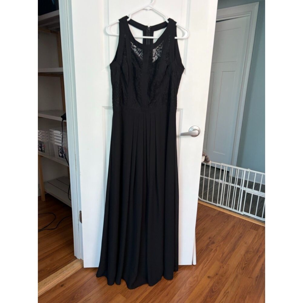 Betsy & Adam Black Lace Illusion Gown Pleated Chiffon Maxi Evening Dress Size 12